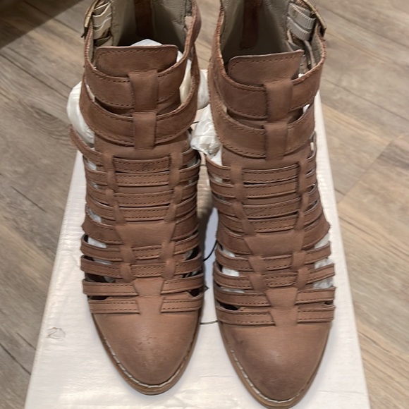 Steve Madden frenchey ankle booties size 7.5 color Stonella - Picture 2 of 7